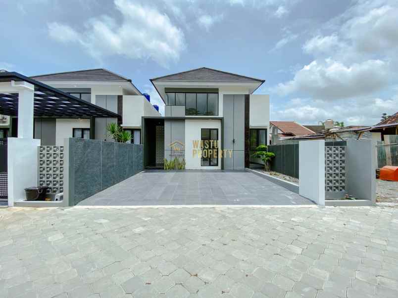 rumah desain mewah tanah luas di ngaglik sleman