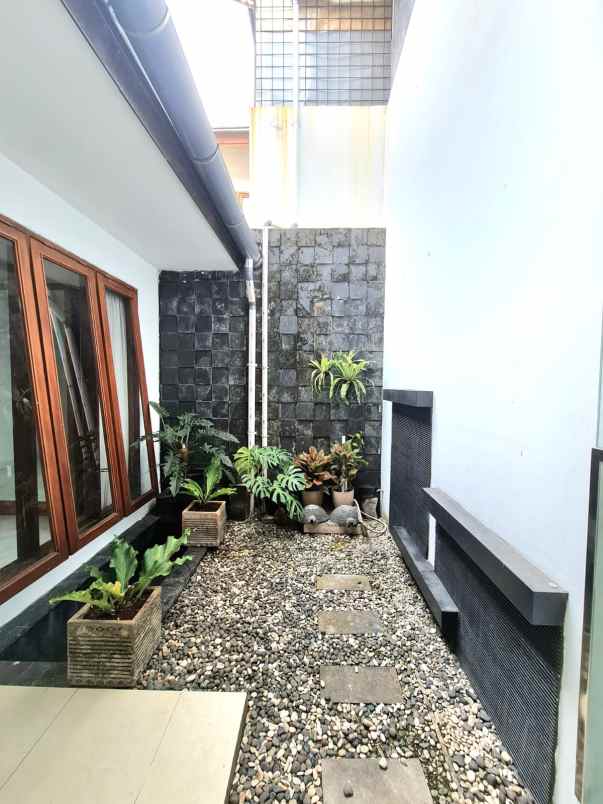 rumah di cluster bintaro sektor 9