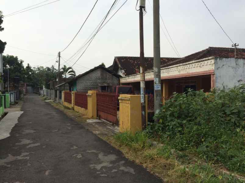 rumah di kedamaian siap huni tanah luas