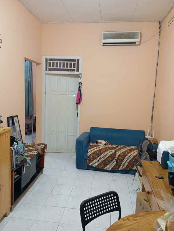 rumah di pejaten barat