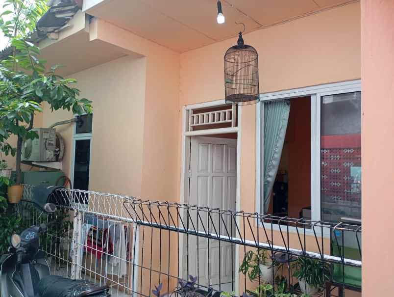 rumah di pejaten barat