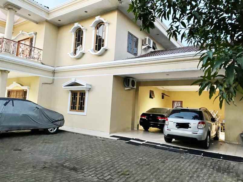 rumah dijual di jakarta barat dekat mall green sedayu