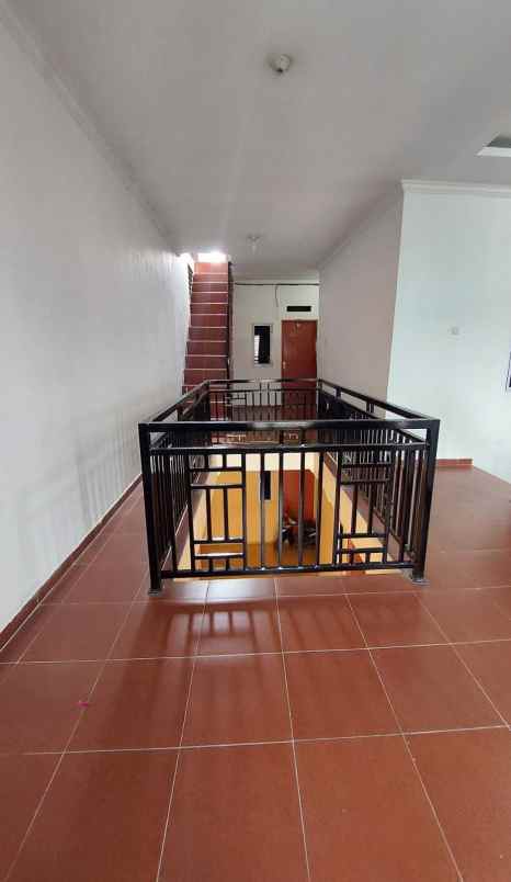 rumah dijual di kota pekanbaru konsep modern 3 lantai