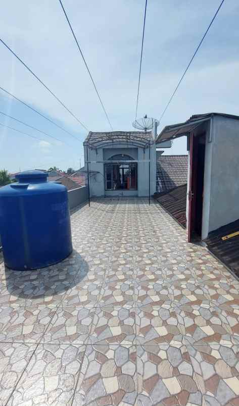 rumah dijual di kota pekanbaru konsep modern 3 lantai