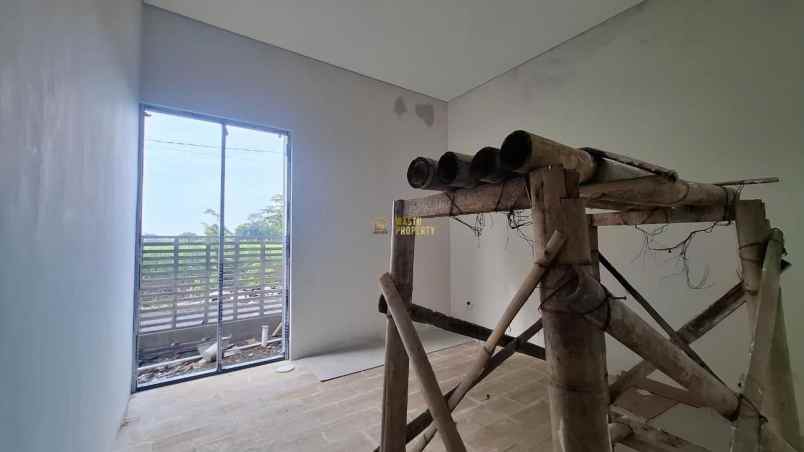 rumah full furnished di area favorit purwomartani