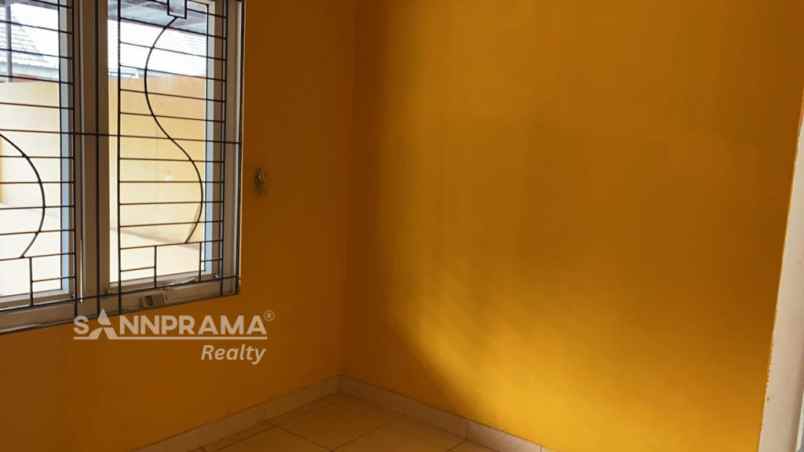 rumah hook bella casa depok tanah luas melin