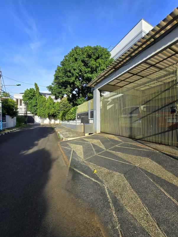 rumah hook dengan rooftop di kayu putih