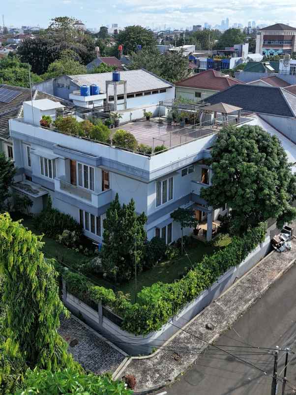 rumah hook dengan rooftop di kayu putih