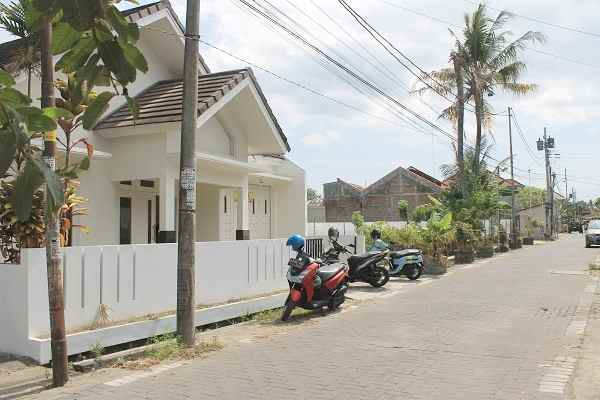 rumah hook siap huni di banyuraden sleman