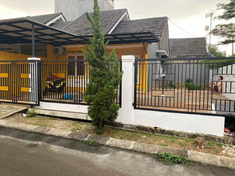 rumah hook strategis di bella casa residence depok