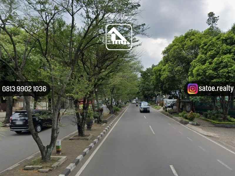 rumah klasik halaman luas di dekat gedung sate bandung