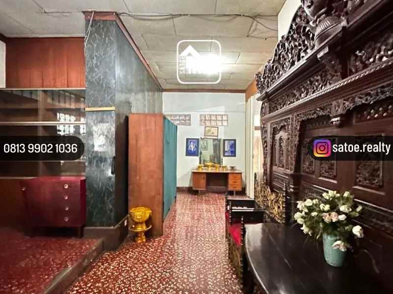 rumah klasik halaman luas di dekat gedung sate bandung