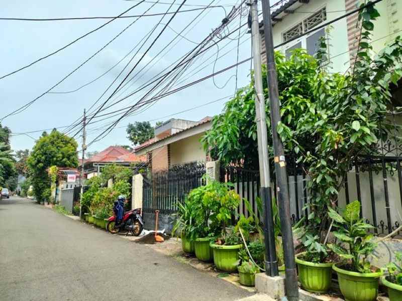 rumah kost dijual murah di menteng dalam tebet