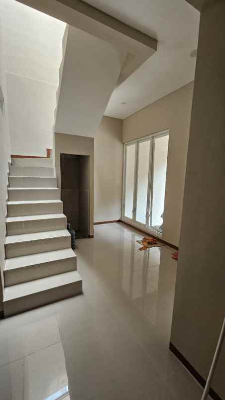 rumah kost exclusive lokasi mertojoyo kota malang