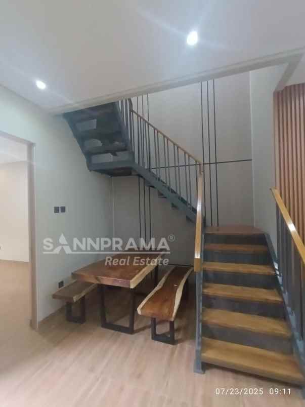 rumah lokasi super strategis meruyung limo depok