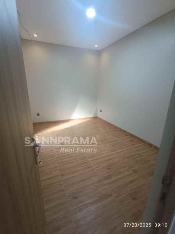 rumah lokasi super strategis meruyung limo depok