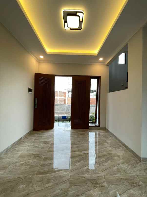 rumah mewah 2 lantai dekat rs hermina yogyakarta