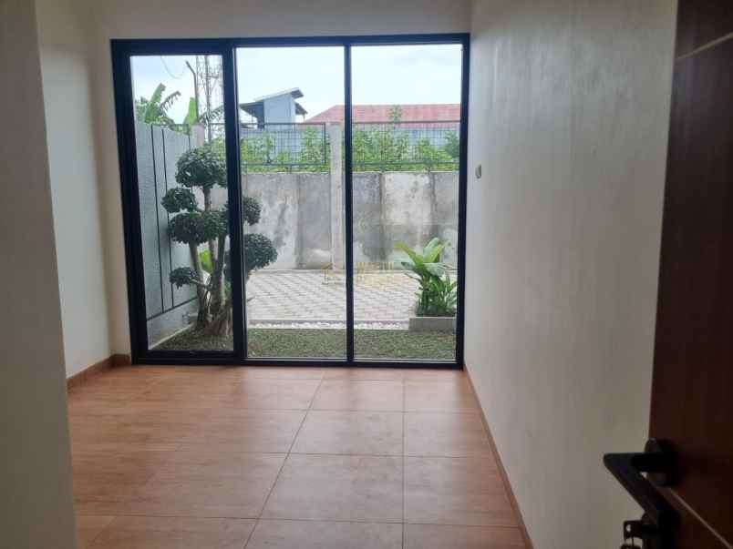 rumah mewah harga murah di tajem