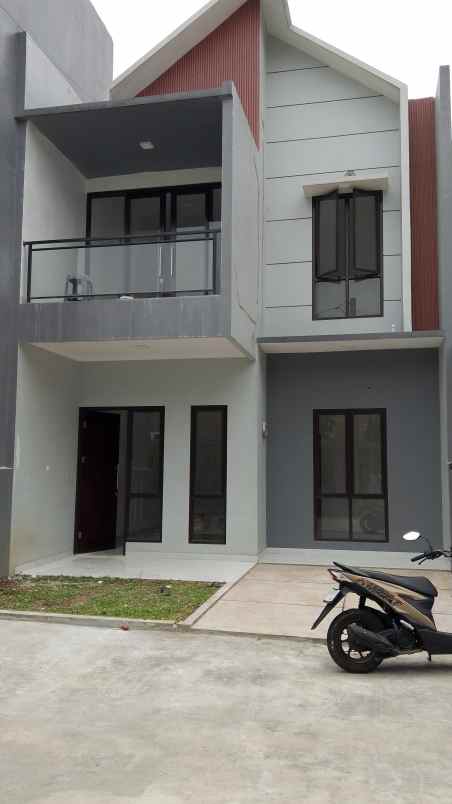 rumah mewah klaster nempel pintu tol limo