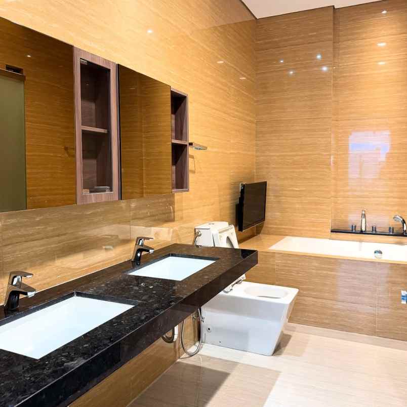 rumah mewah minimalis dengan kolam renang dian istana