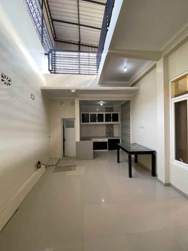 rumah mewah modern lokasi dekat kampus umm