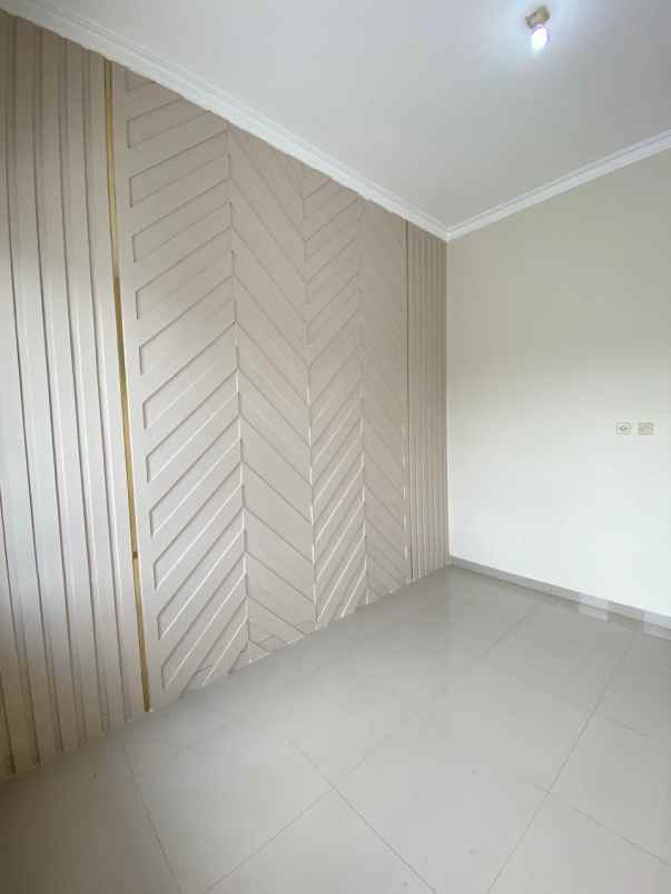 rumah mewah modern lokasi dekat kampus umm