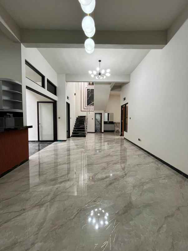 rumah mewah modern lokasi di araya nieuw indie