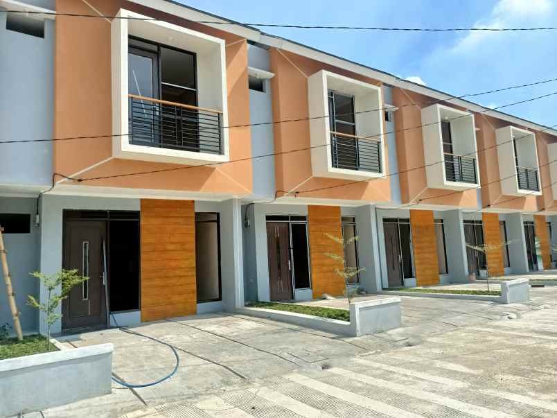 rumah minimalis 2 lantai dekat sumarecon crown gading