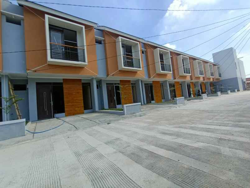 rumah minimalis 2 lantai dekat sumarecon crown gading