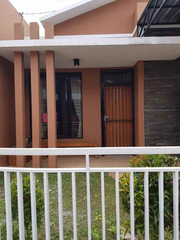 rumah minimalis di cihanjuang parompong bandung