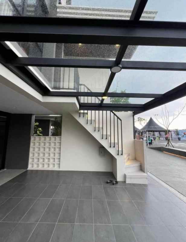 rumah minimalis modern 3 lantai