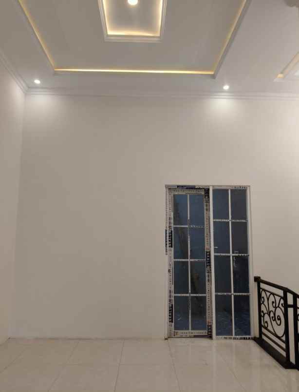 rumah minimalis modern siap huni di tanah baru depok