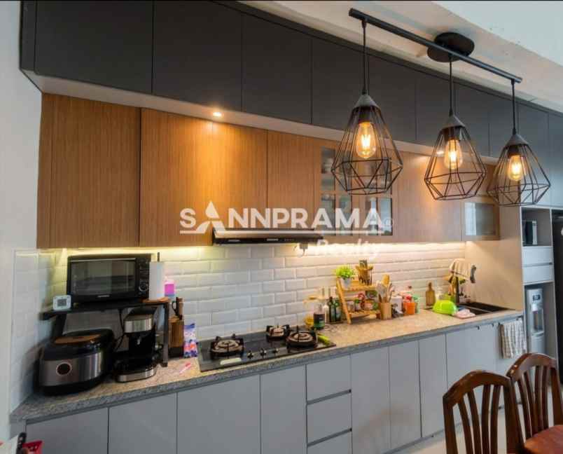 rumah minimalis strategis 5 menit ke stasiun depok