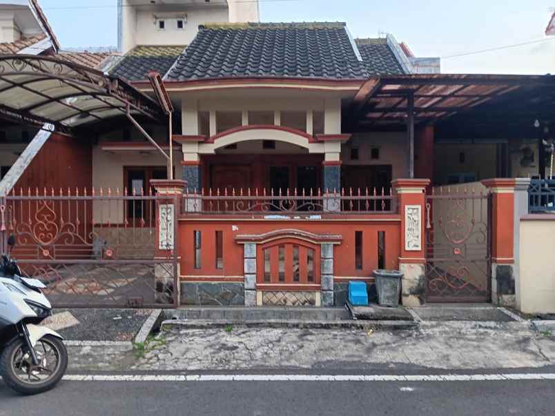 rumah modern 1 lantai dekat araya kota malang