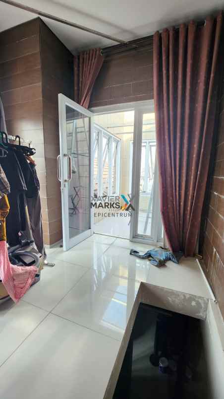 rumah royal residence cluster buckingham murah poll