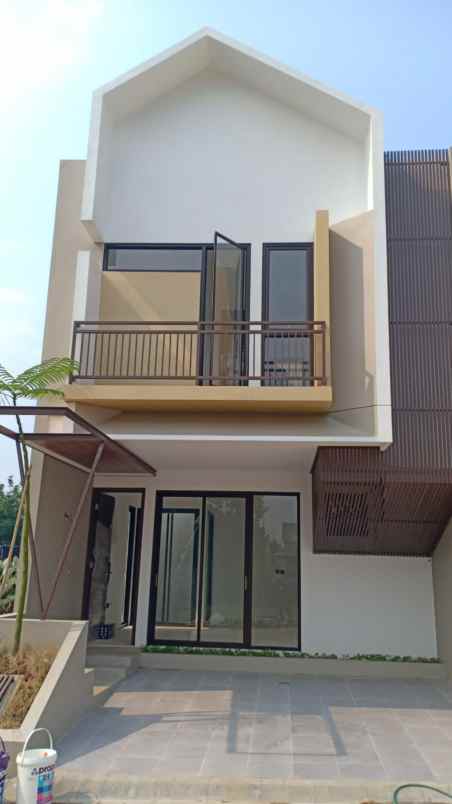 rumah scandinavian di kota jakarta timur