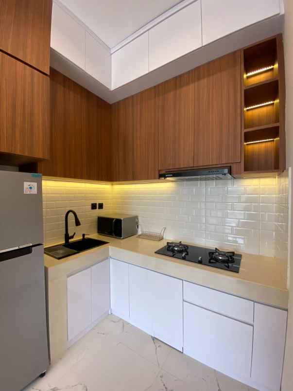 rumah scandinavian di kota jakarta timur