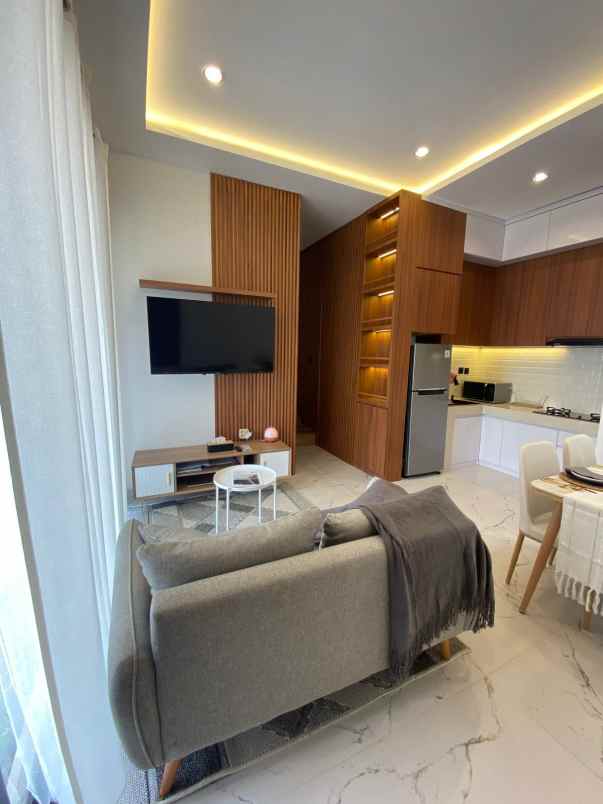 rumah scandinavian di kota jakarta timur