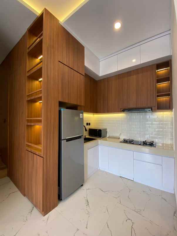 rumah scandinavian di kota jakarta timur