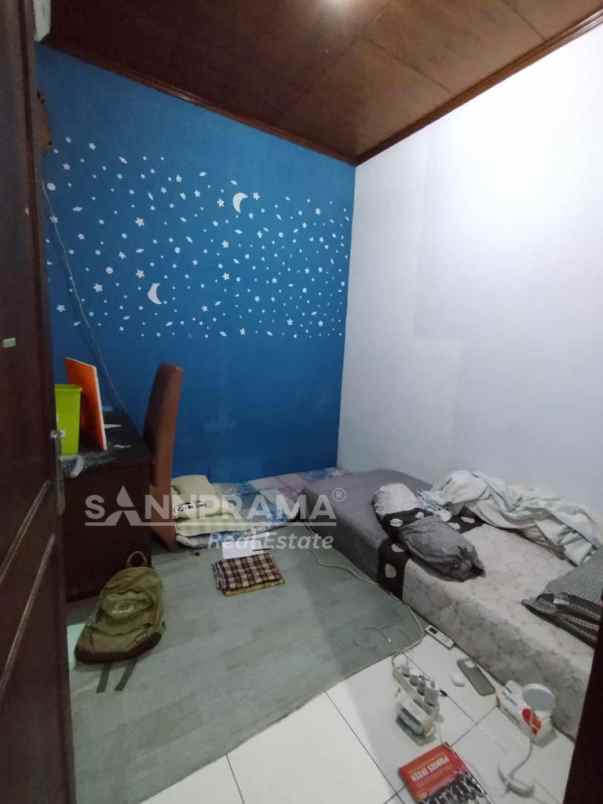 rumah second 2 lantai komplek maharaja depok roh