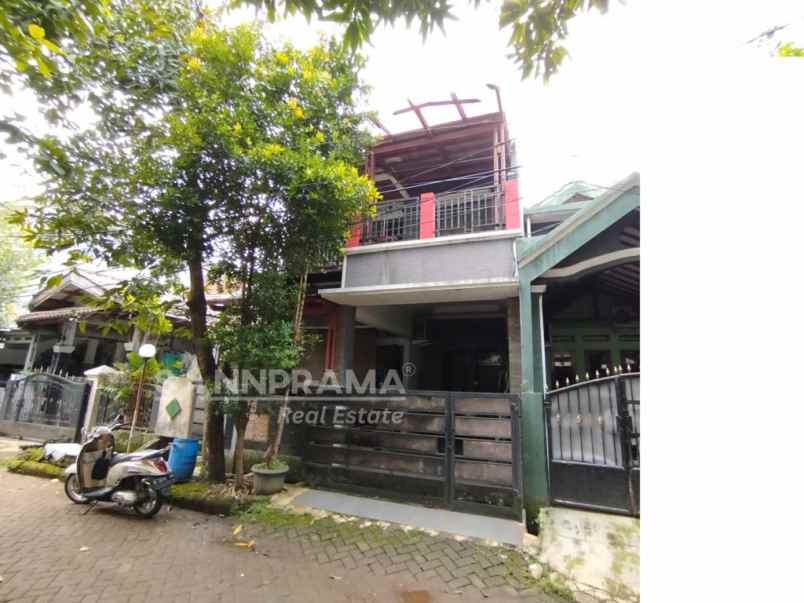 rumah second 2 lantai komplek maharaja depok roh