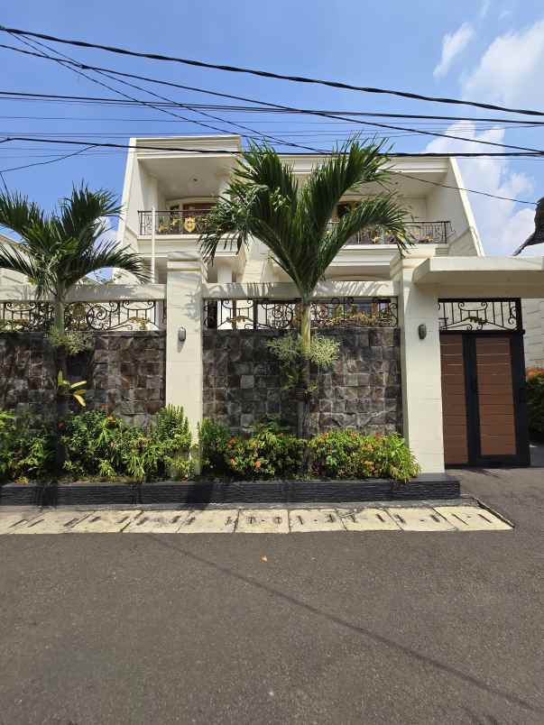 rumah second furnished di pondok kelapa jaktim