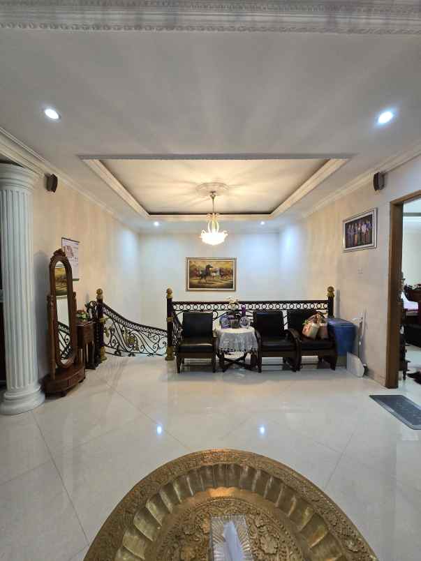 rumah second furnished di pondok kelapa jaktim