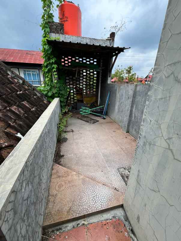 rumah second legalitas lengkap di surosutan umbulharjo