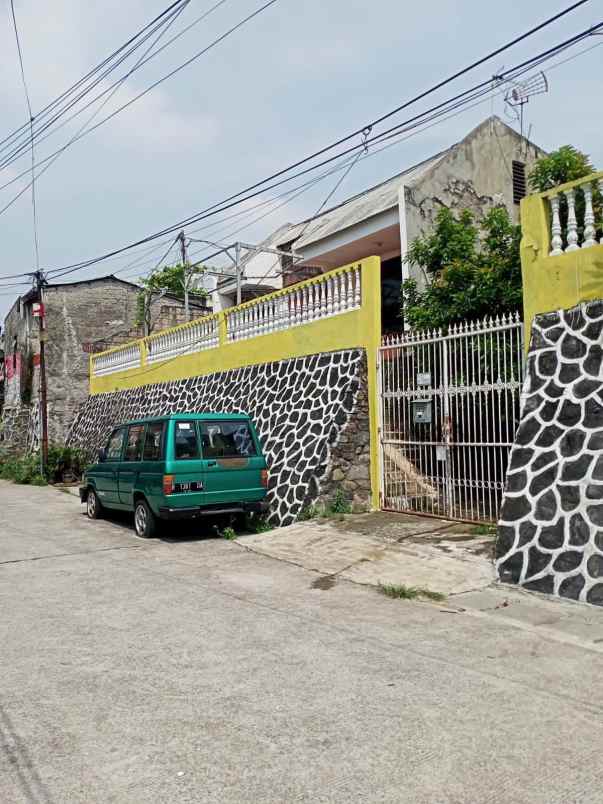 rumah second tanah luas di perum depok utara