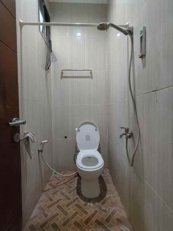 rumah second terawat dan siap huni di cilangkap