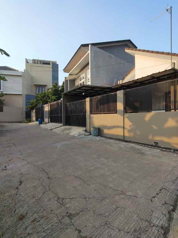 rumah second terawat dan siap huni di cilangkap