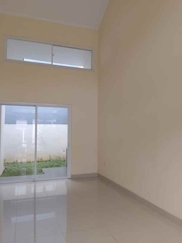 rumah semi 2 lantai siap huni dekat cibubur