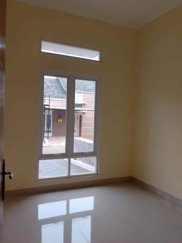 rumah semi 2 lantai siap huni dekat cibubur
