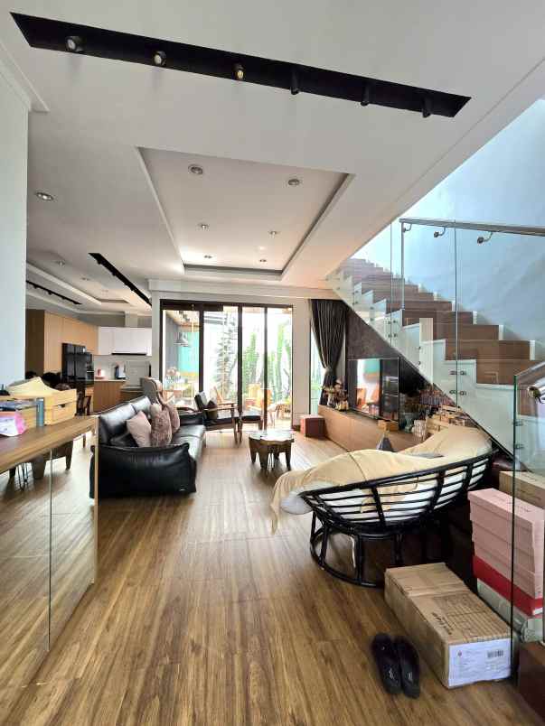 rumah semi furnish di bintaro sektor 9